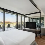 Leon & Lounge 4*