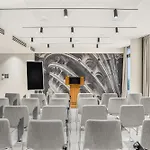 Leon & Lounge מלון 4*