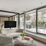 Leon & Lounge