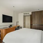 Leon & Lounge 4*