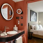 Leon & Lounge Hotel
