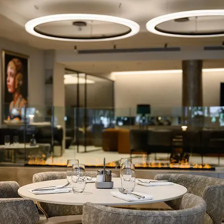 Leon & Lounge فندق بودابست