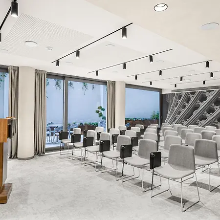 Leon & Lounge بودابست