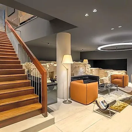 Leon & Lounge 4*