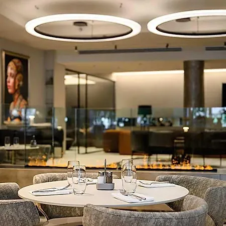 فندق Leon & Lounge