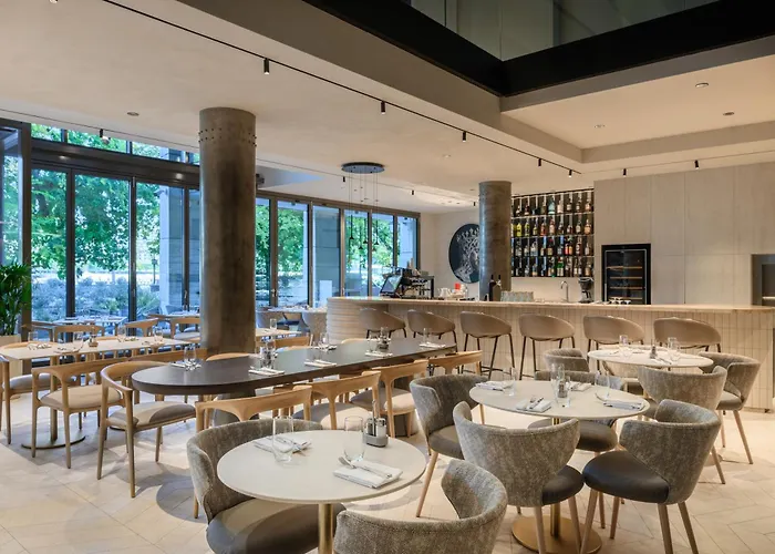 Leon & Lounge Hotel