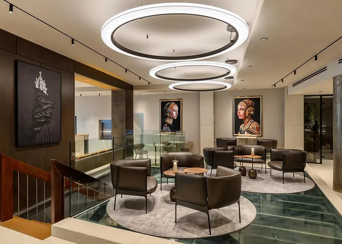 Hotel Leon & Lounge 4*