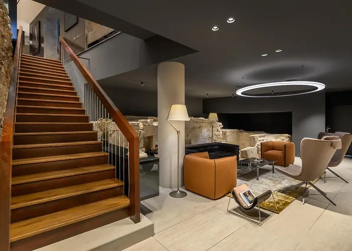 Leon & Lounge Hotel