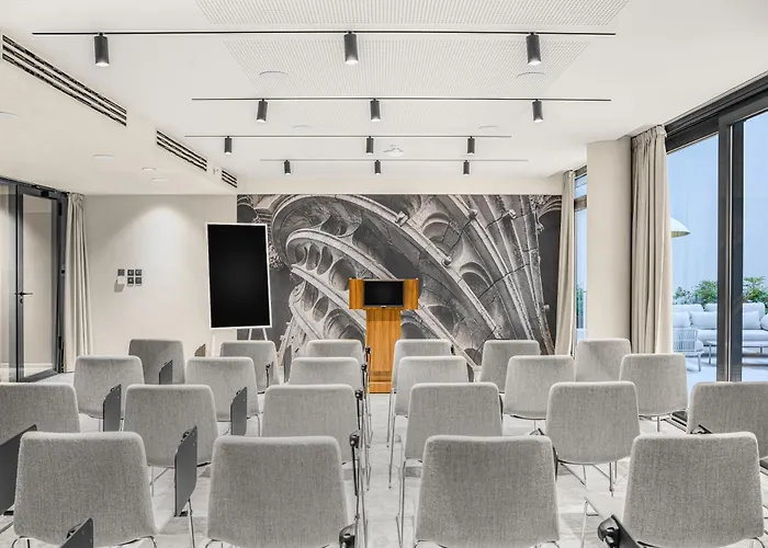 Leon & Lounge Hotel 4*